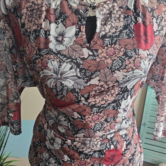 Maurices Floral Blouse - Picture 4 of 7